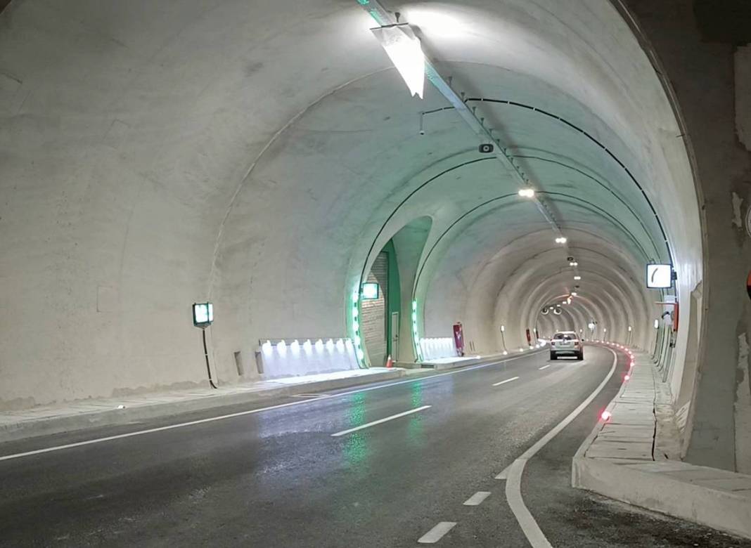 40 virajlı tehlikeli yol tarihe gömüldü: Sürücülerden tam not 7